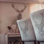 Und Roter Hirsch Affittacamere 3*