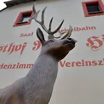 Und Roter Hirsch Gasthof Claußnitz