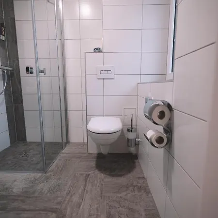 Und Roter Hirsch 3* Claußnitz