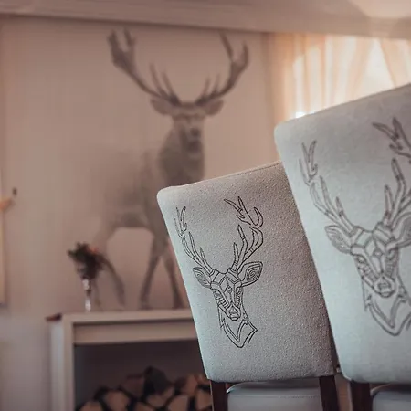 Und Roter Hirsch Gæstehus 3*