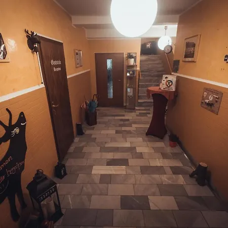 Und Roter Hirsch Gæstehus