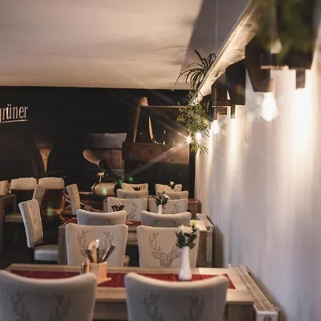 Und Roter Hirsch Gæstehus