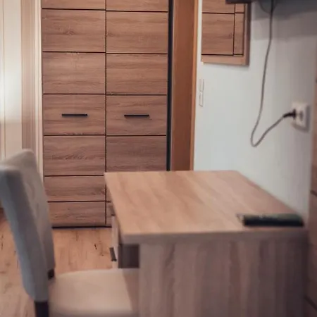 Gæstehus Und Roter Hirsch Claußnitz