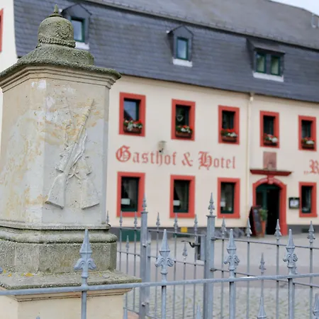 Pensjonat Und Roter Hirsch Claußnitz