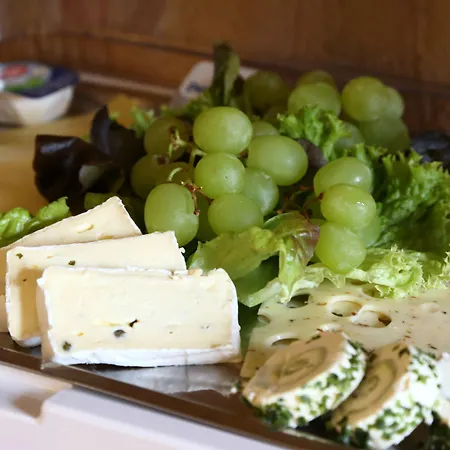 Gæstehus Und Roter Hirsch 3*