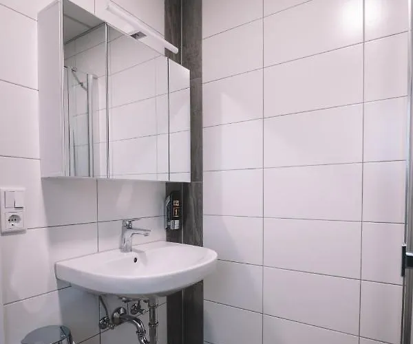 Und Roter Hirsch Claußnitz