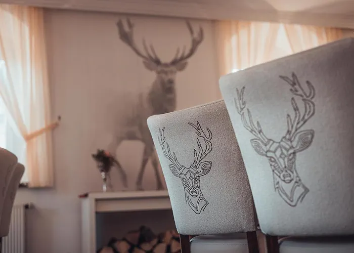 Und Roter Hirsch ゲストハウス 3*