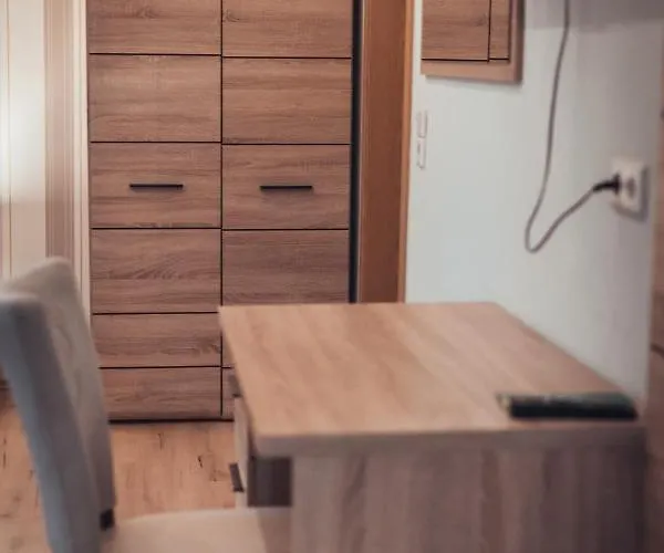 Gasthof Und Roter Hirsch Claußnitz