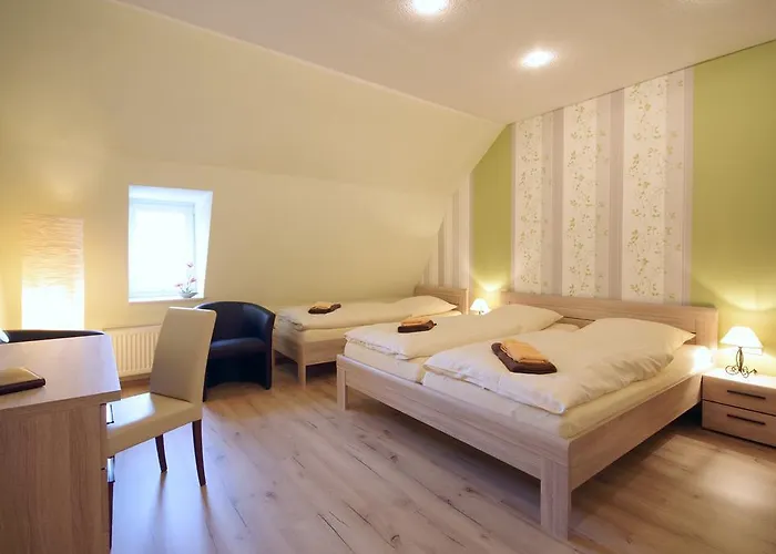 Und Roter Hirsch Gasthof