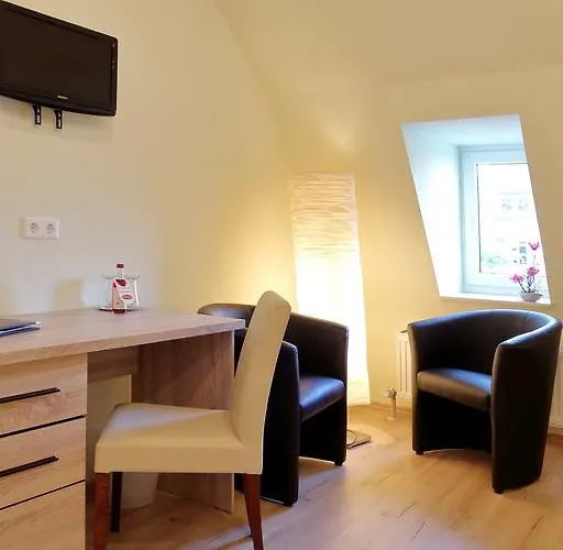 ゲストハウス Und Roter Hirsch