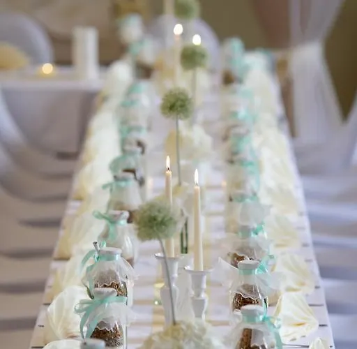 Und Roter Hirsch ゲストハウス 3*