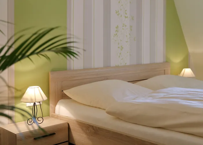 Gasthof Und Roter Hirsch Claußnitz