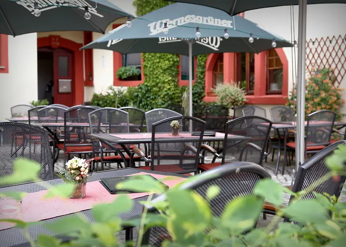 Und Roter Hirsch Gasthof