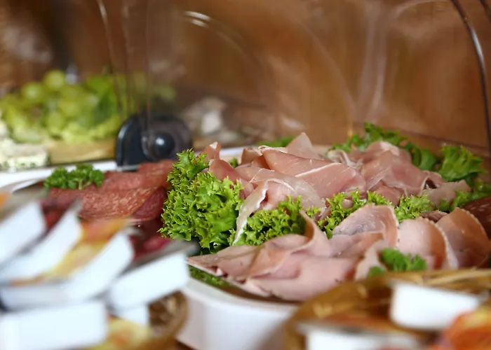 ゲストハウス Und Roter Hirsch