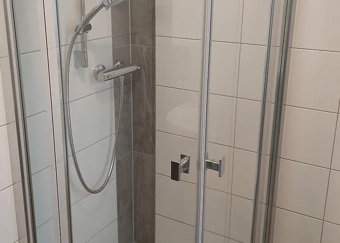 Und Roter Hirsch ゲストハウス Claußnitz