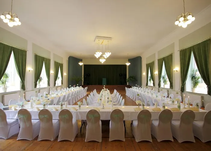 Gasthof Und Roter Hirsch 3*